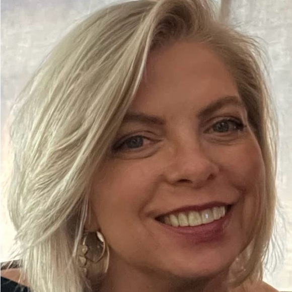 Meet your Posher, Retta - Picture 1 of 1